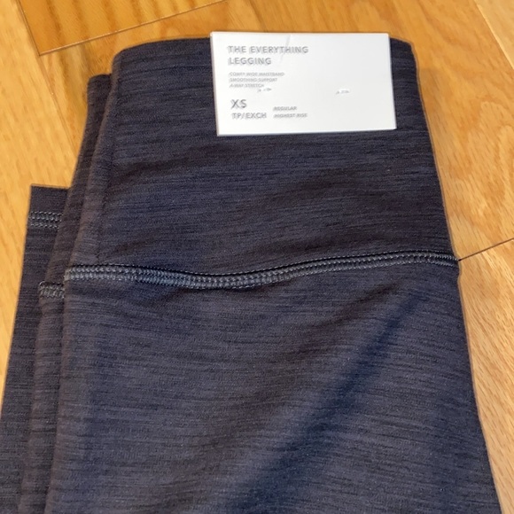 NWT AEO/Aerie oversized tee/legging combo, both size XS, tee could fit up to med - Picture 5 of 12